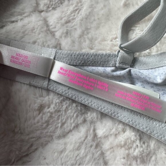 Victoria's Secret PINK | Wear Everywhere T-Shirt Lightly Lined Bra | Size 32DD - Picture 10 of 11